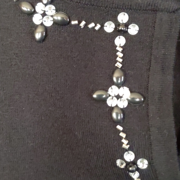 Ladies sweater with slit neck jewel accent - Picture 4 of 4